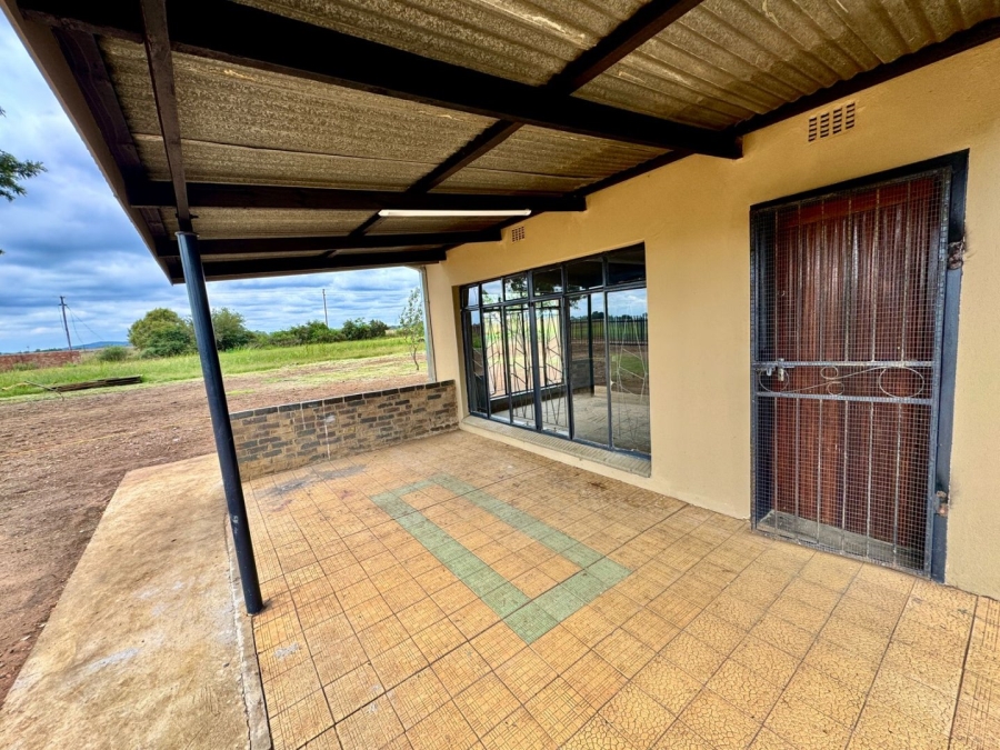 To Let Commercial Property for Rent in Wilgeboom A H North West